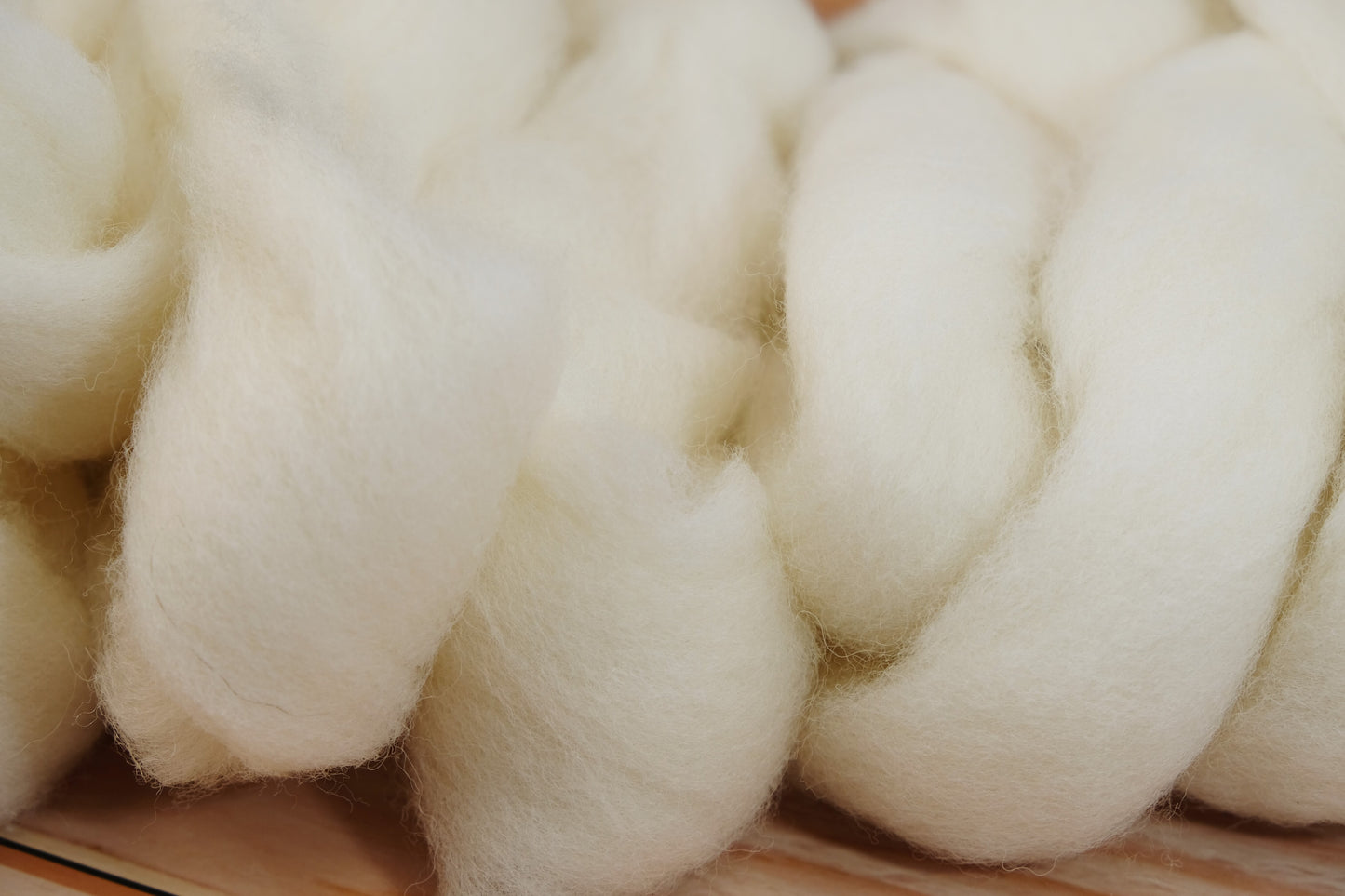 Undyed/White Whiteface Woodland Combed Top fiber